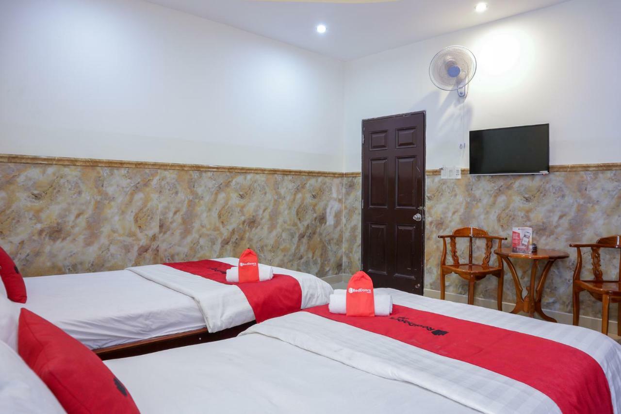 Reddoorz Plus Near Mien Tay Bus Station 2 Hô Chi Minh-Ville Extérieur photo